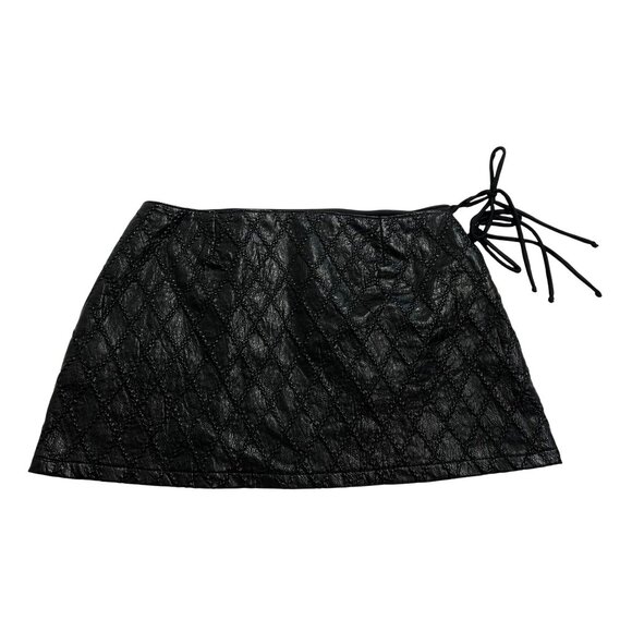 By Gianna Lulu Mini Skirt in Quilted Black - Picture 3 of 3